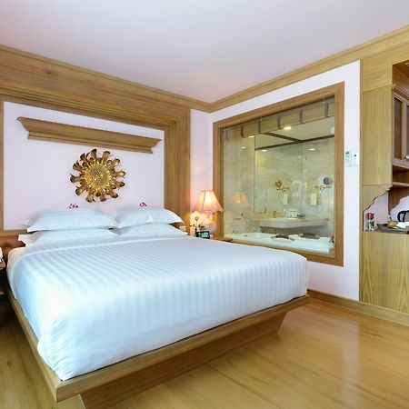 Peak Nimman Prestige Hotel Chiang Mai Exteriör bild