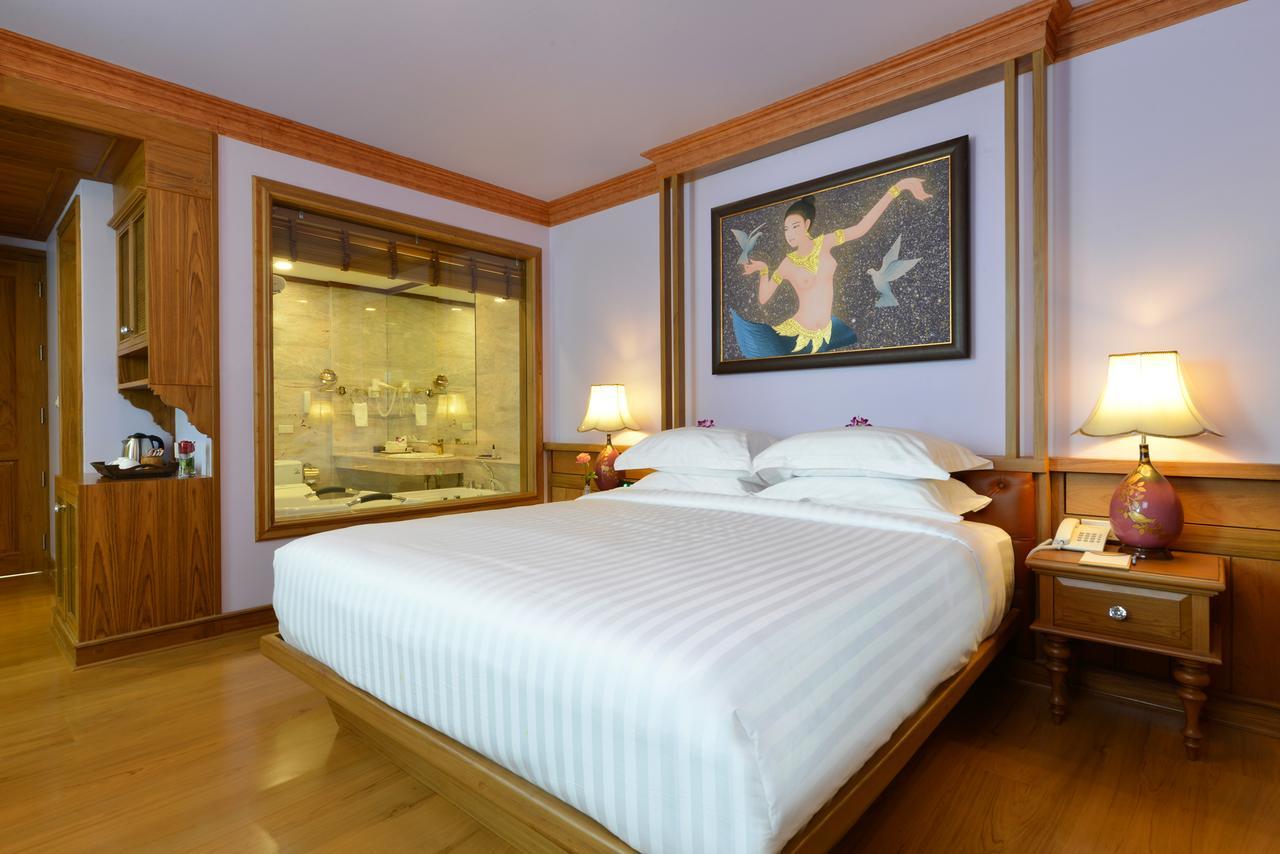 Peak Nimman Prestige Hotel Chiang Mai Exteriör bild