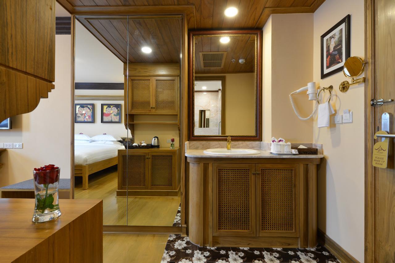 Peak Nimman Prestige Hotel Chiang Mai Exteriör bild