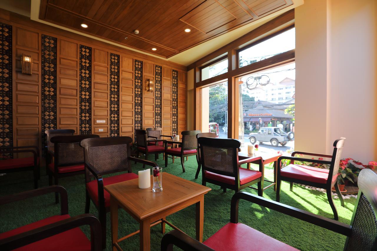 Peak Nimman Prestige Hotel Chiang Mai Exteriör bild