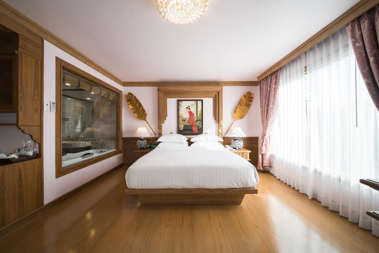 Peak Nimman Prestige Hotel Chiang Mai Exteriör bild